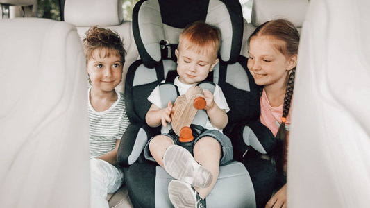 8 idées pour occuper tes enfants en voiture